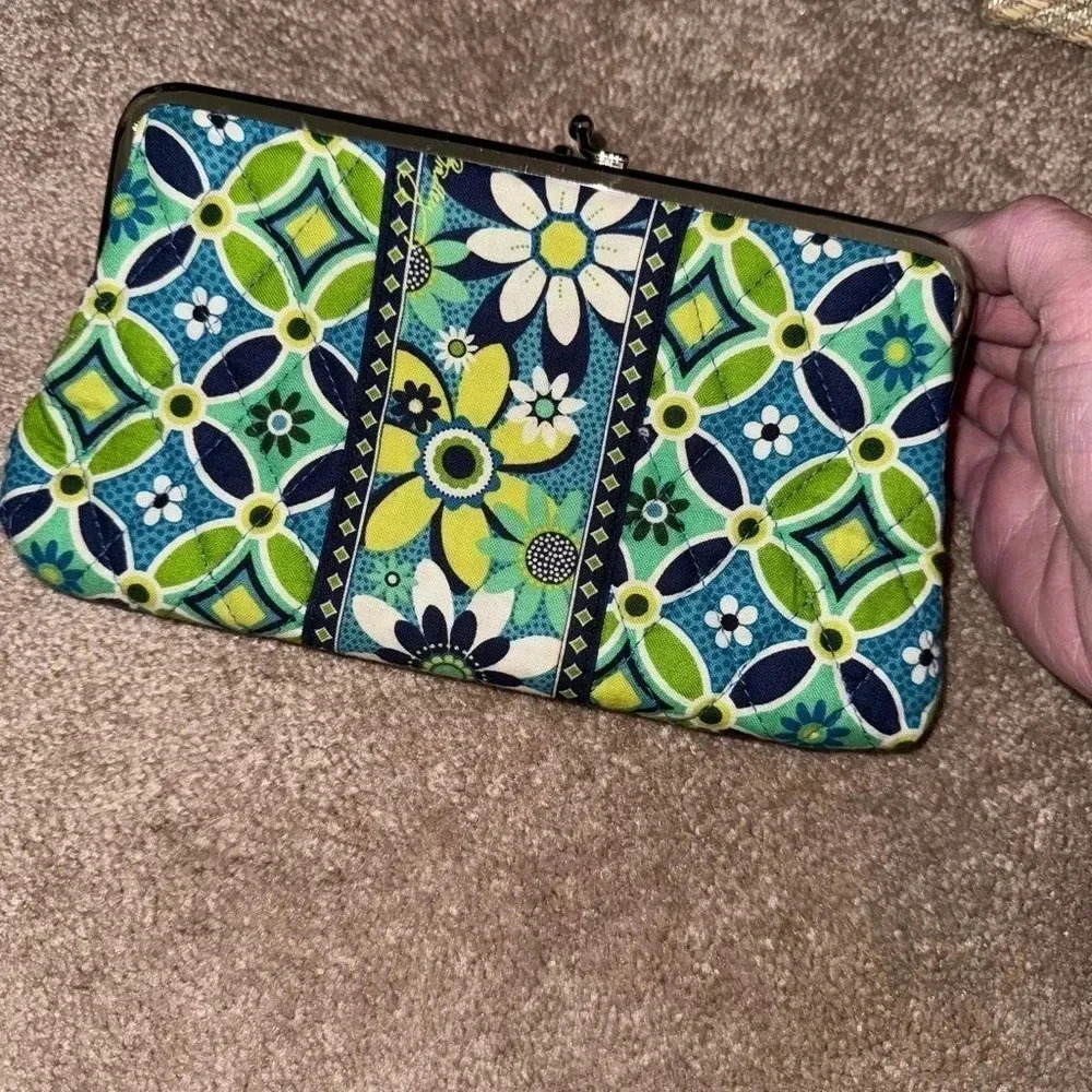 VERA BRADLEY RETIRED DAISY DAIDY PATTER DOUBLE KISS LOCK CLUTCH GRN BLUE - Picture 6 of 16
